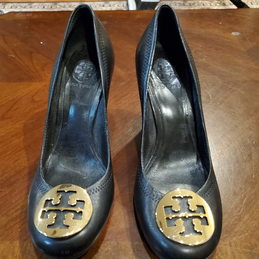 Tory Burch Chelsea Wedges